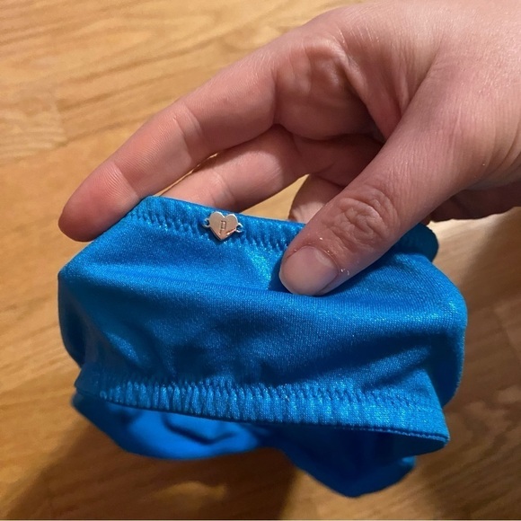 Victoria’s Secret Blue Shimmer Bandeau Top NEW Small Mermaid - Picture 5 of 6